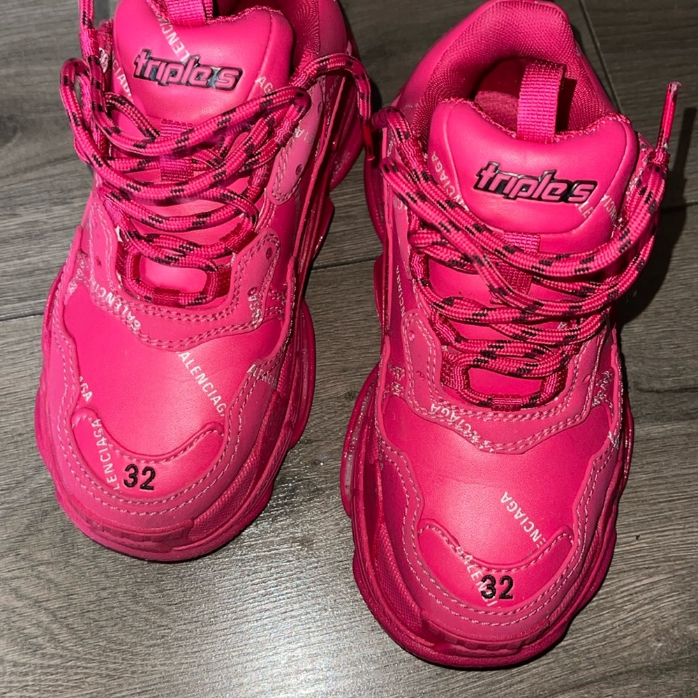 Authentic girls Balenciaga dad sneakers